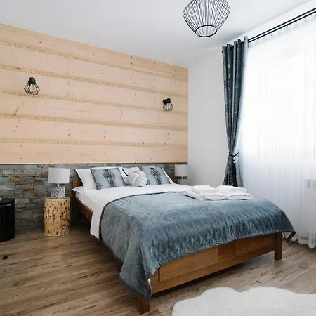 ホームステイ Goralove Pole