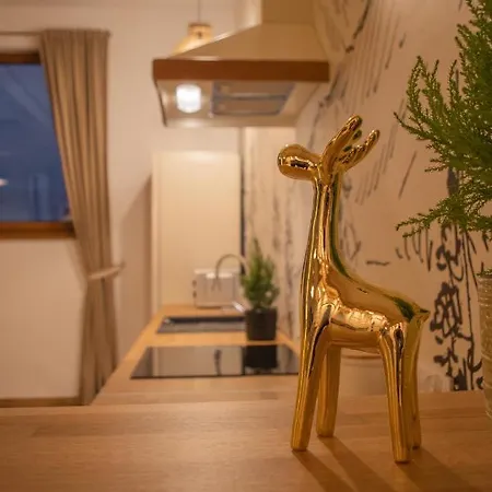 ホームステイ Goralove Pole