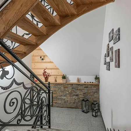 ホームステイ Goralove Pole